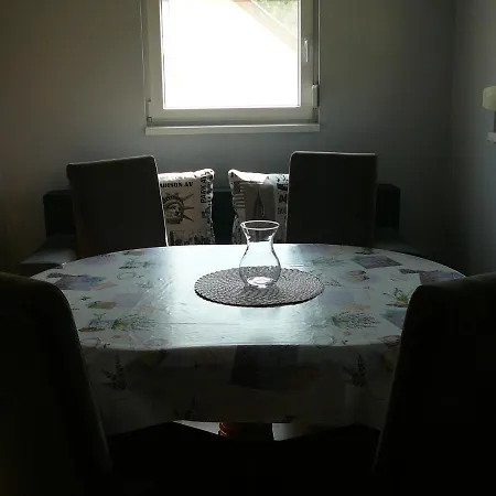 Tihanyi Vendeghaz Apartment *