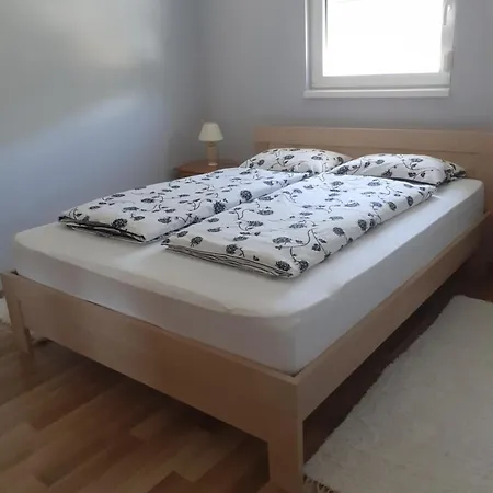 Tihanyi Vendeghaz Villanykovesd
