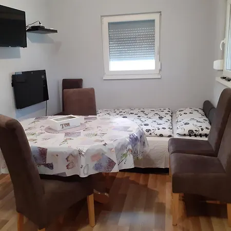 Apartment Tihanyi Vendeghaz Villanykovesd